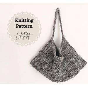 May include: Knitting pattern for a gray crocheted tote bag with a wide, flat base and two long straps. The pattern is called "Lili Plet".