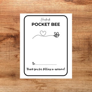 Pocket Bee Tag Display Card Inlay/afdrukbare label steunkaart voor handgemaakte haak gebreide Pocket Bee/Craft Fair Prep Tool/Instant Download