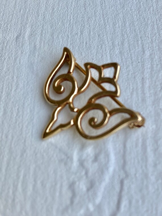 Vintage 14K Yellow Gold Bird Brooch