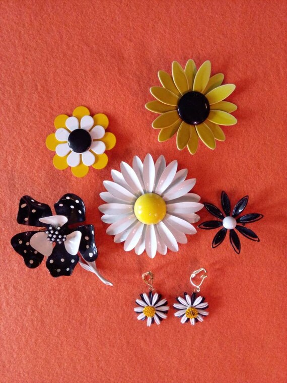 Vintage Mod Jewelry Lot