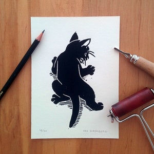 Kleine Katze Linoldruck - kletternde Katze | Katze Linolschnitt