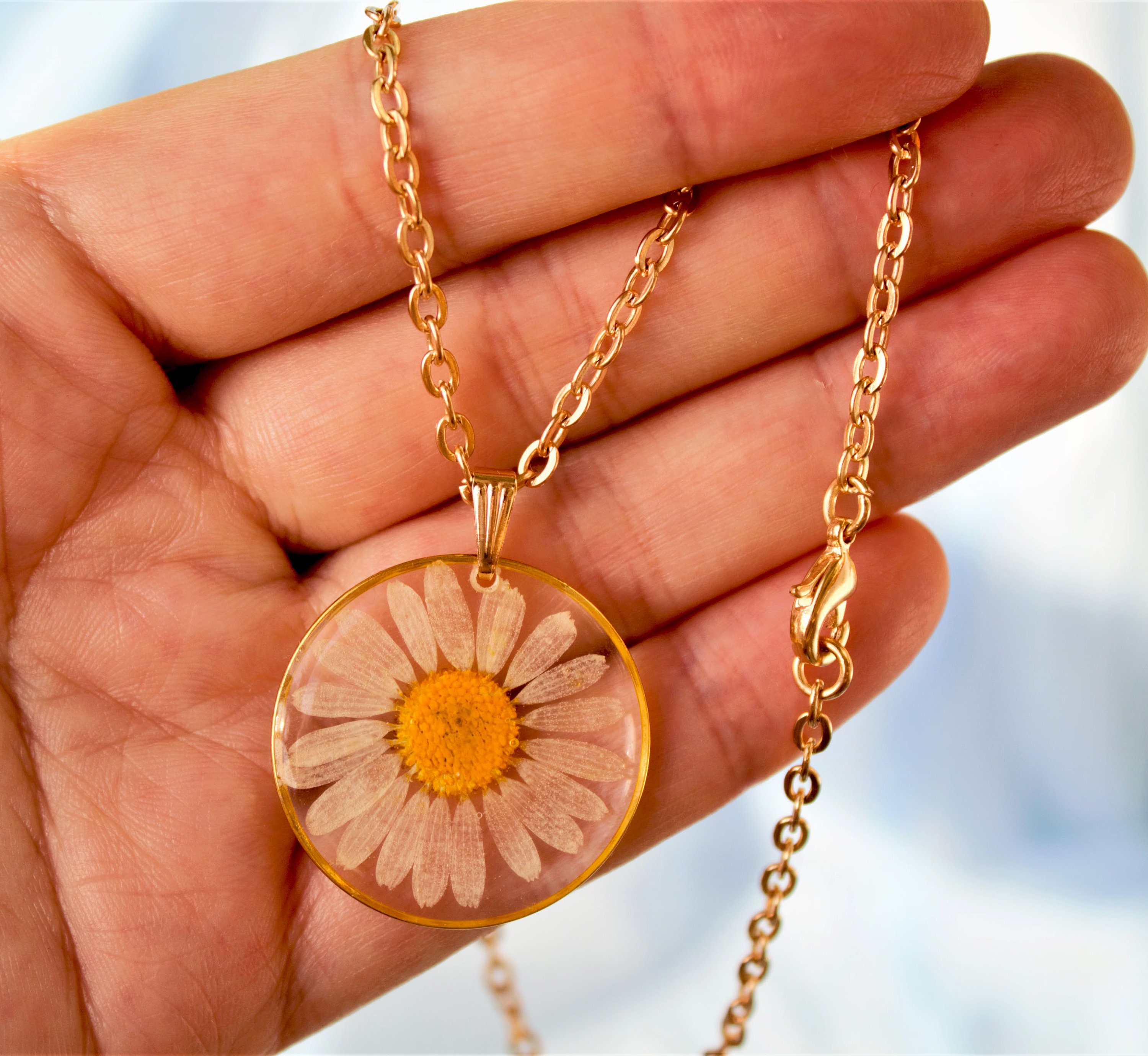 Pressed White Daisy Necklace. Pressed Flower Jewelry. Wild Etsy