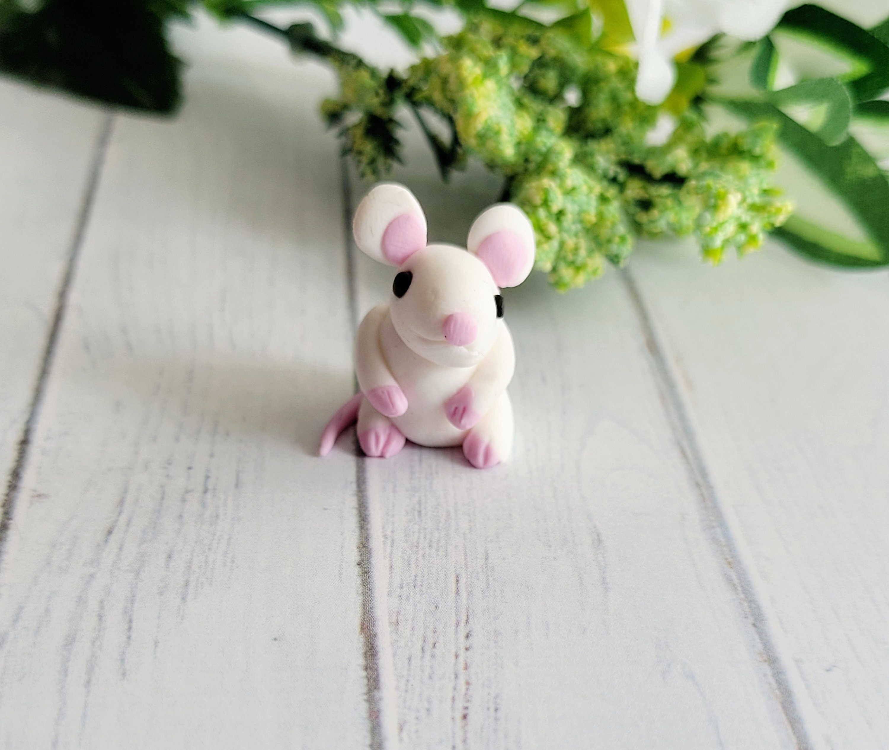 Tutorial for Peeking Mouse in Polymer Clay 