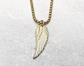Naszyjnik męski ANGELIC WARRIOR WING | Złoty naszyjnik męski ze stali nierdzewnej z wisiorkiem w kształcie skrzydła anioła wojownika