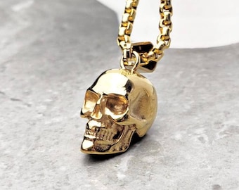 Mens gold skull pendant deals