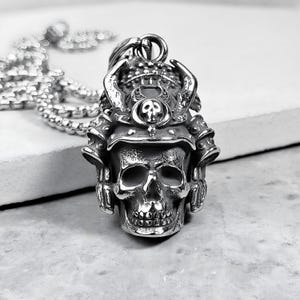 Men&#39;s &quot;TRIBAL SKULL&quot; Necklace| Men&#39;s Silver Stainless Steel Tribal Skull Pendant Necklace| Men&#39;s Silver Stainless Steel Box Chain Necklace