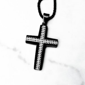 'ZWART-ZILVER KRUIS'-ketting heren| Zwartzilveren roestvrijstalen kruishangerketting heren| Zwarte roestvrijstalen ketting heren
