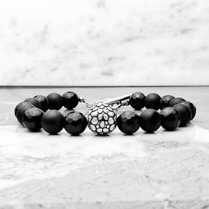 Men&#39;s &quot;PEBBLED ONYX&quot; Bracelet| Men&#39;s Silver Stainless Steel Pebbled Bali Bead Faceted Black Onyx Matte Black Onyx Toggle Clasp Bracelet