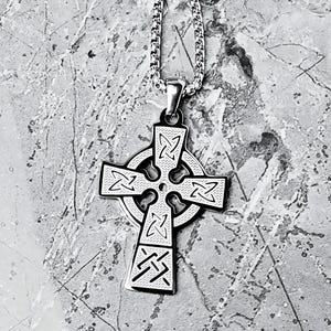 Men&#39;s &quot;CELTIC KNOT CROSS&quot; Necklace| Men&#39;s Silver Stainless Steel Celtic Knot Cross Pendant Necklace| Men&#39;s Silver Box Chain Necklace