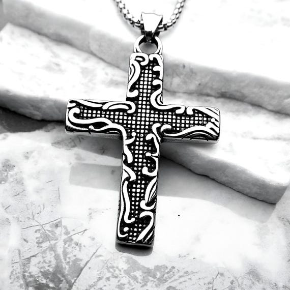 COLLANA UOMO CROCE ACCIAIO CON INSERTO ORO, ARGENTO, NERO | SAGA GIOIELLI