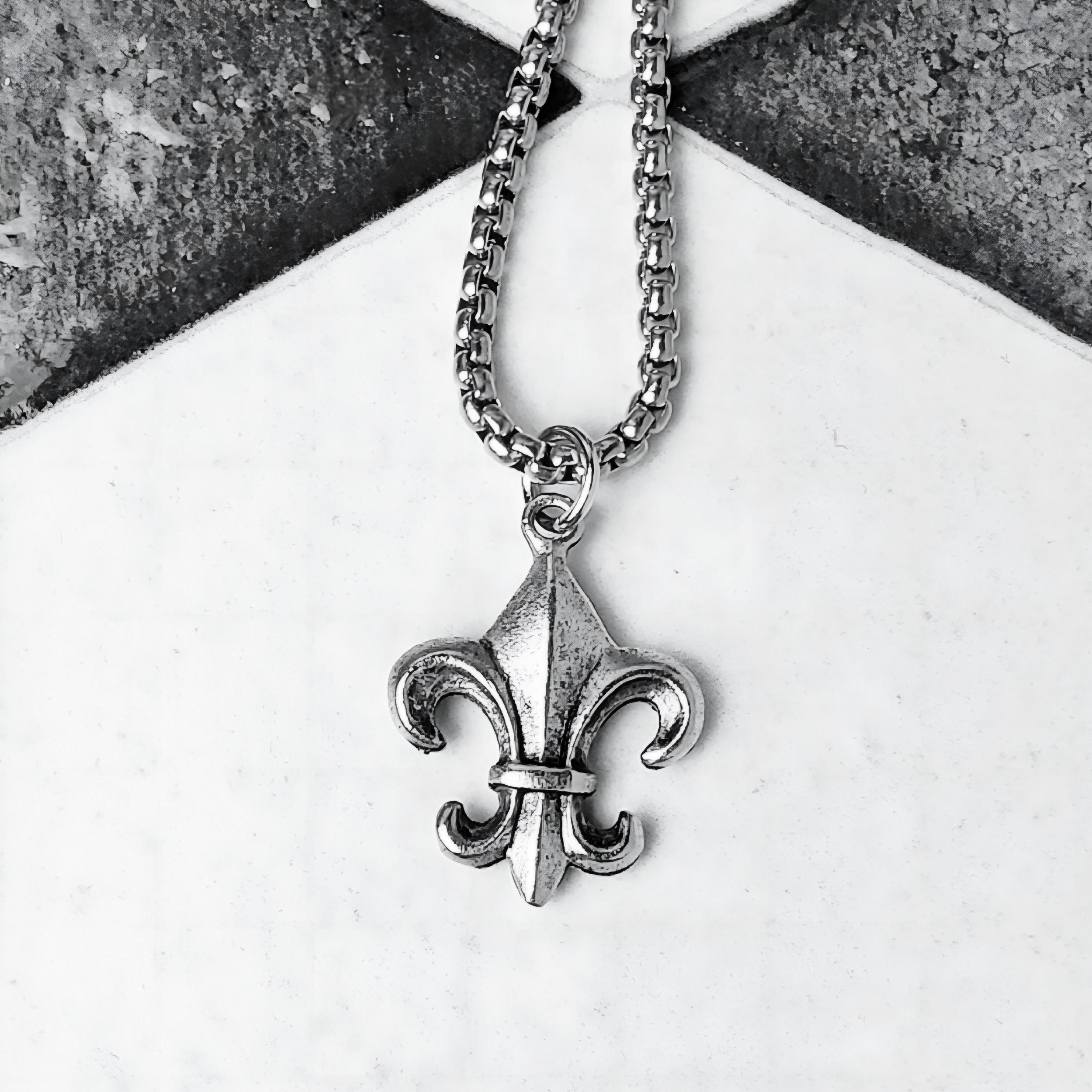 RUSTIEKE FLEUR de LIS-ketting heren | Zilveren roestvrijstalen rustieke Fleur de Lis-hanger herenketting ketting - Nederland
