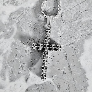 Men&#39;s &quot;SILVER SKULLS CROSS&quot; Necklace| Men&#39;s Silver Stainless Steel Skulls Cross Pendant Necklace| Men&#39;s Silver Box Chain Skull Necklace Gift