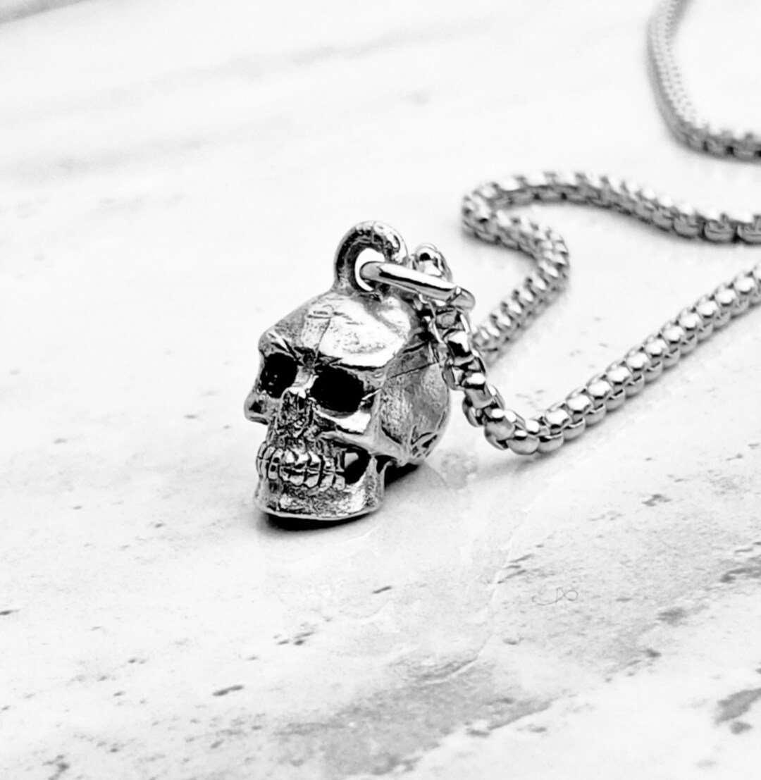 Mens shop skull necklace