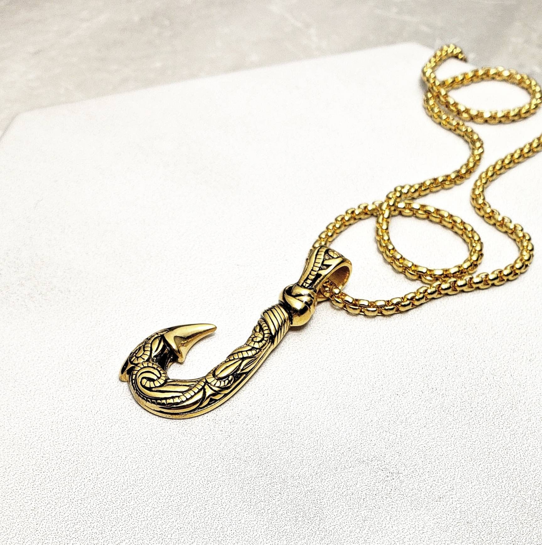 Men's maori FISH Hook Necklace Men's Gold Stainless Steel Maori Fish Hook  Pendant Necklace Men's Gold Box Chain Necklace 