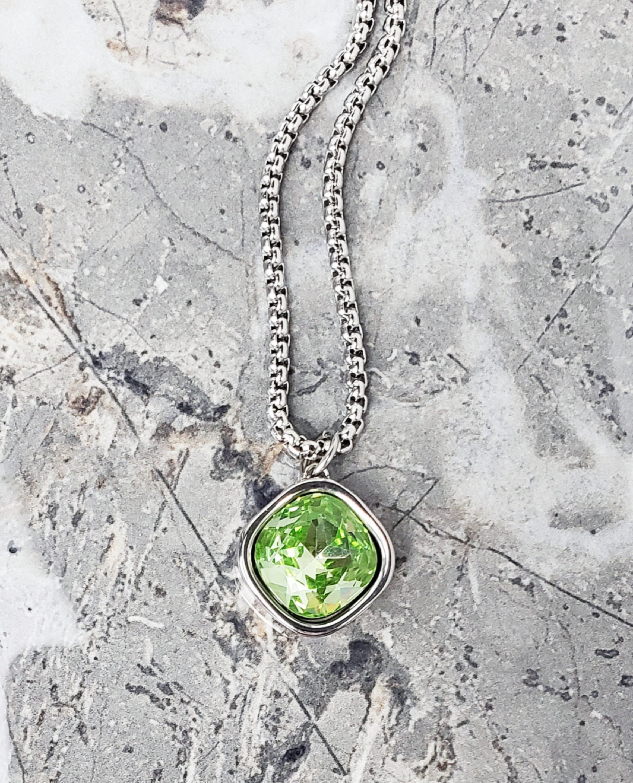 Green Peridot Natural Gemstone Crystal Point Necklace Pendant – My Mystic  Gems
