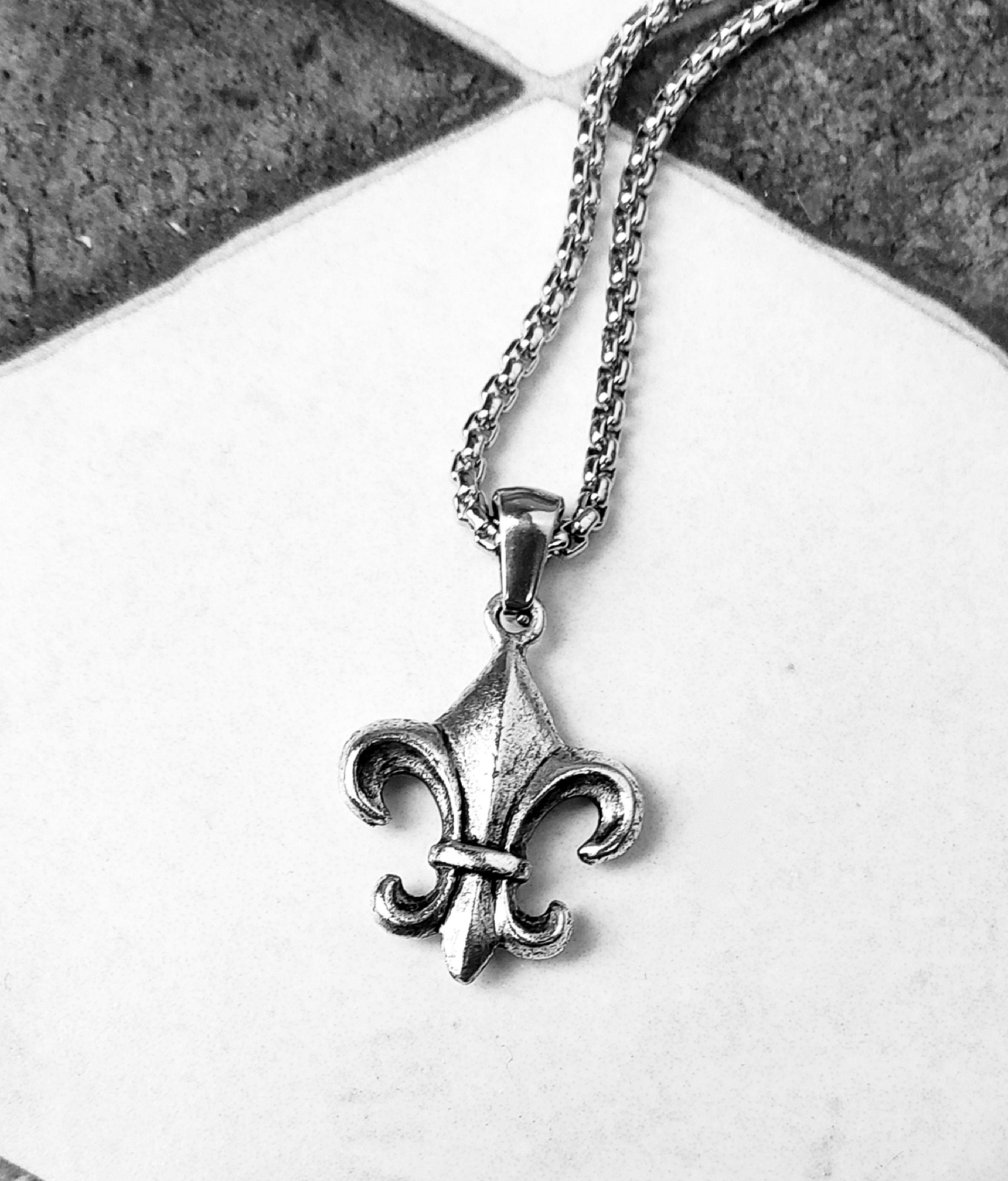 Silver fleur de lis best sale necklace