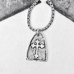 Herren RUSTIC CROSS ARCH Halskette | Herren Silber Edelstahl rustikale Kreuz Bogen Anhänger Box Kette Halskette