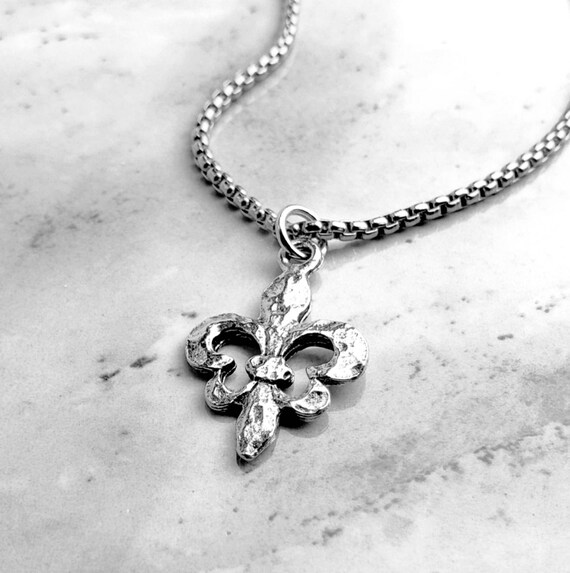 Fleur de shop lis necklace mens
