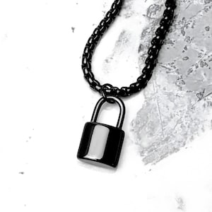 Collana da uomo "BLACK MINI PADLOCK"/Collana con ciondolo da uomo in acciaio inossidabile nero con mini lucchetto/Collana con catena a maglie quadrate in acciaio inossidabile nero da uomo