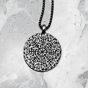 Men&#39;s &quot;RUSTIC VEGVISIR COMPASS&quot; Necklace| Men&#39;s Hammered Oxidized Silver Stainless Steel Viking Vegvisir Compass Pendant Necklace