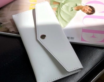 white womens wallet