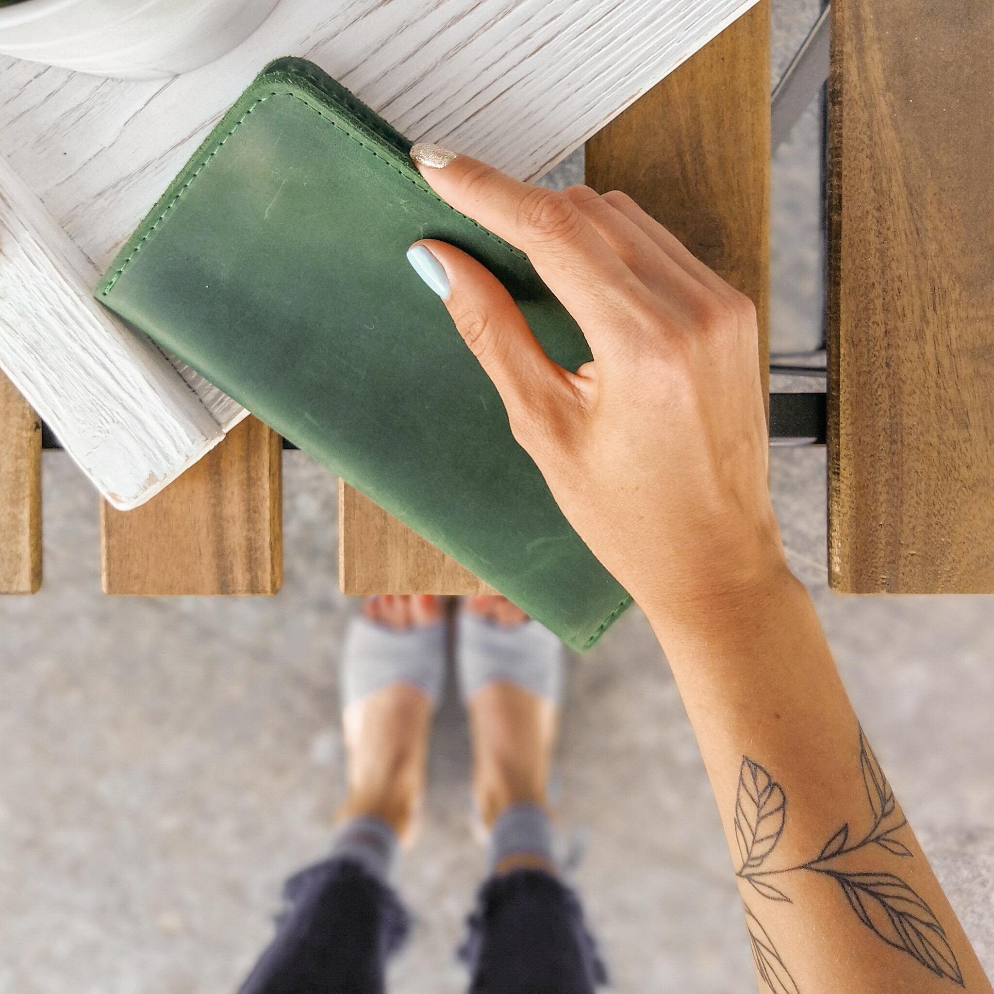 Green leather womens wallet Green leather purse Minimalist Etsy