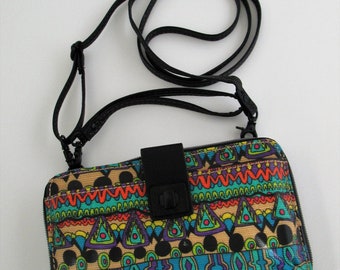 Sakroots Artist Circle Smart Phone Crossbody Wristlet Wallet