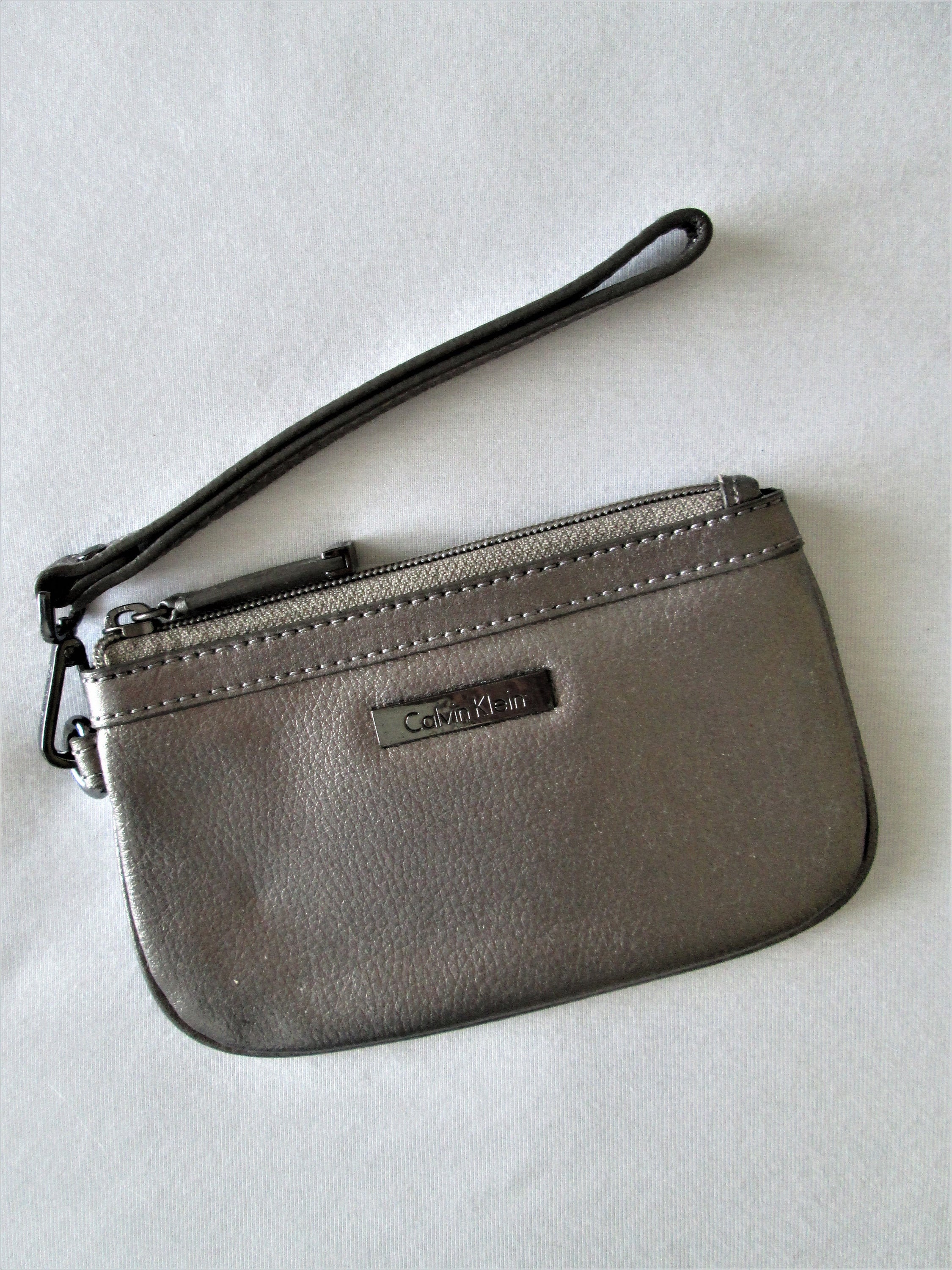 Calvin Klein purse Re-Lock Quilt ZA Wallet Aurora Red | Buy bags, purses &  accessories online | modeherz