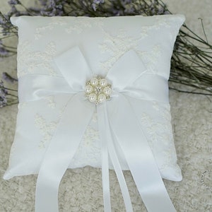 Lace Wedding Ring Pillow/ Stain Ring Bearer Pillow/ Wedding Pillow/ Ring Bearer pillow with pearl/ Classic wedding/ Wedding rings image 4