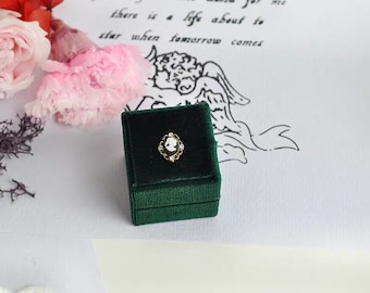 Emerald Velvet Square Ring Box- French vintage with embossment ROCOCO LADY design,wedding photography styling