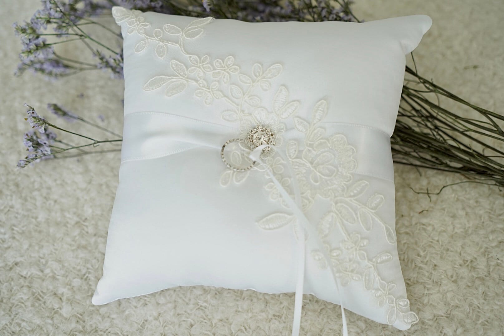 Pillow for rings wedding outlet