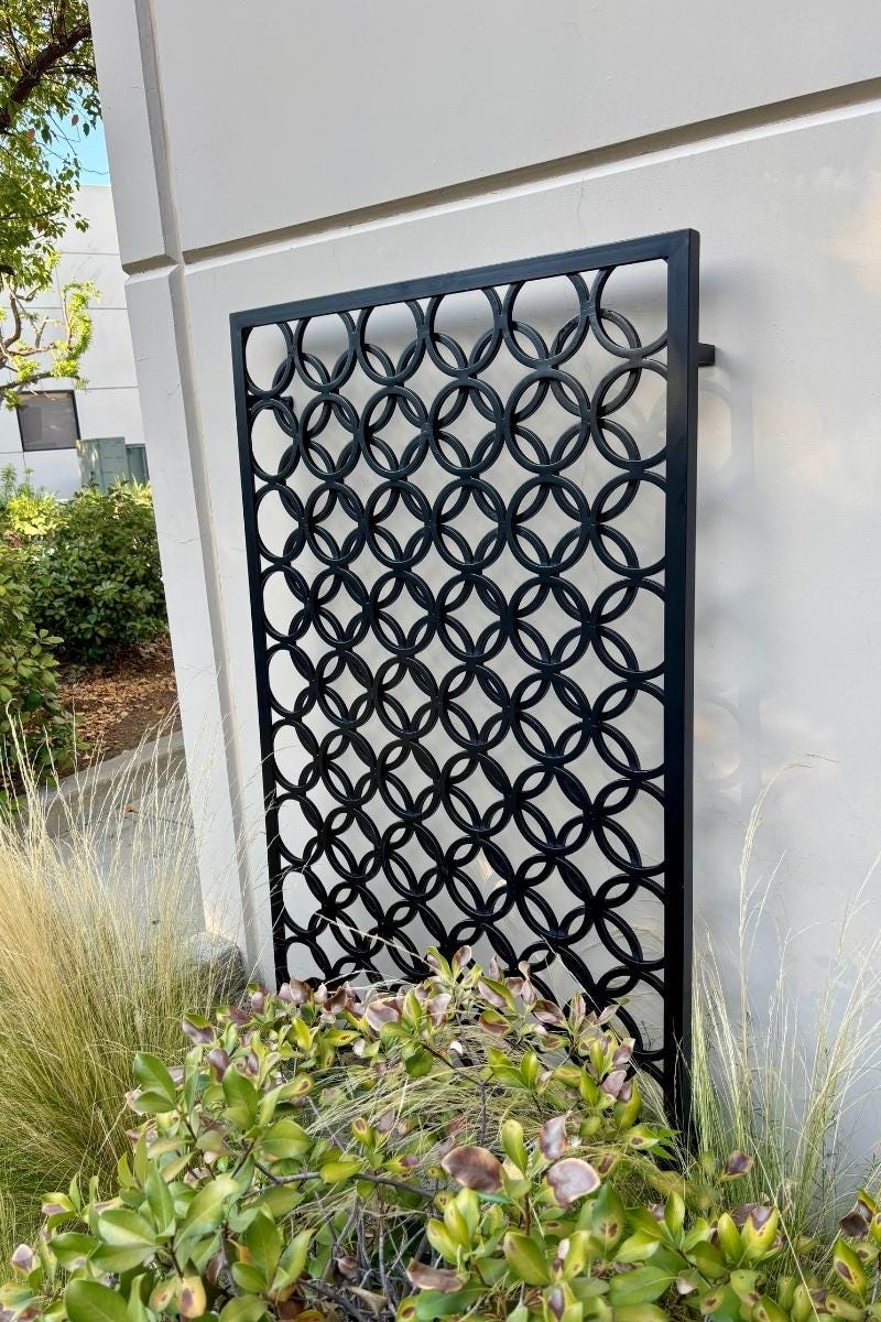 Pantallas de privacidad de metal cortadas con láser: la combinación  perfecta de privacidad y diseño - Shengwo Sheet Metal Manufacturing, image size:800x1200