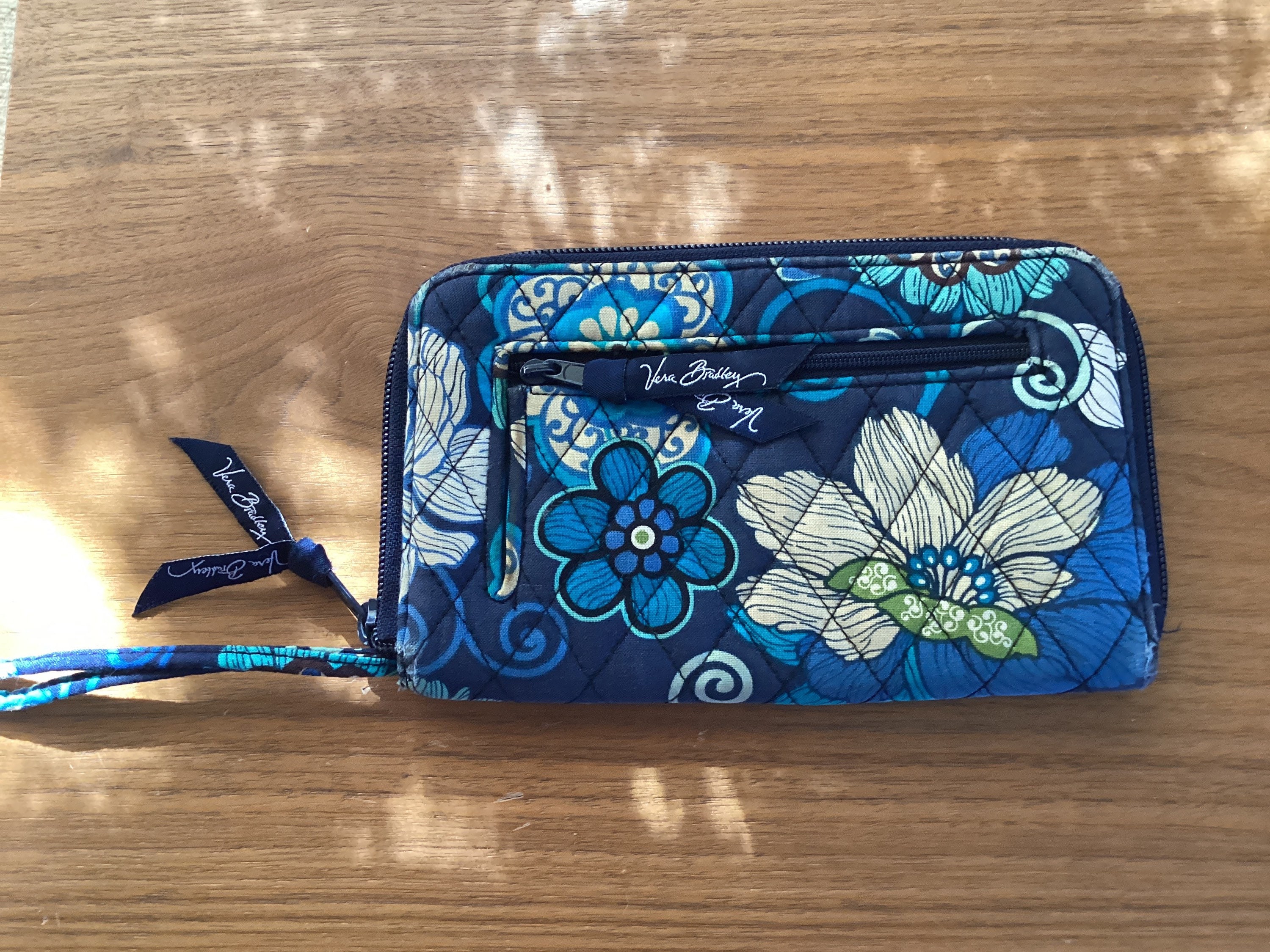 Vera Bradley small ANASTASIA Snap Magnetic Closure Purse, Handbag - One  Handle