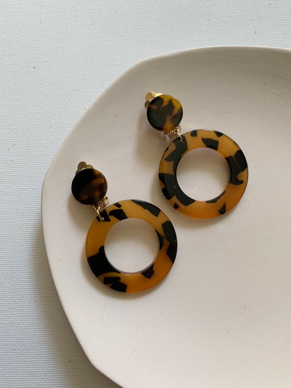 Amber Tortoise Shell Round Circle Hoop Resin Acetate Earrings, Geometric Acrylic Pierced Stud/ Non Pierced Clip-On Earrings