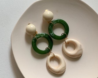 Round Circle Hoop Resin Acetate Invisible Geometric Acrylic, Retro Classy Dangle, White and Green, Pierced / Non Pierced Clip-On Earrings