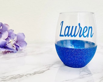 Personalized Wine Glass, Bridal Glasses, Bridal Party Glass, Customized Wine Glass, Personalized Gift, Wine glass with name, Bridesmaid Gift