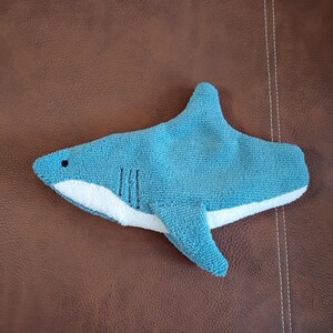 Shark Shaped Soft Glasses Case Made of Microfiber Material, Case and Cleaning Cloth in One, Shark Lover Gift Blue