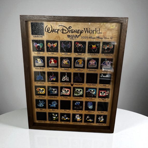 ディズニー 壁掛け Wave A - Disney 2025 Hidden Mickey Pin Board Display | Wave A