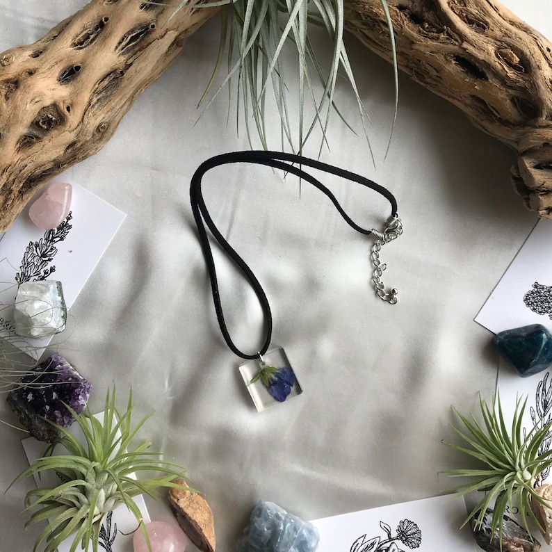 Pressed pansy resin necklace