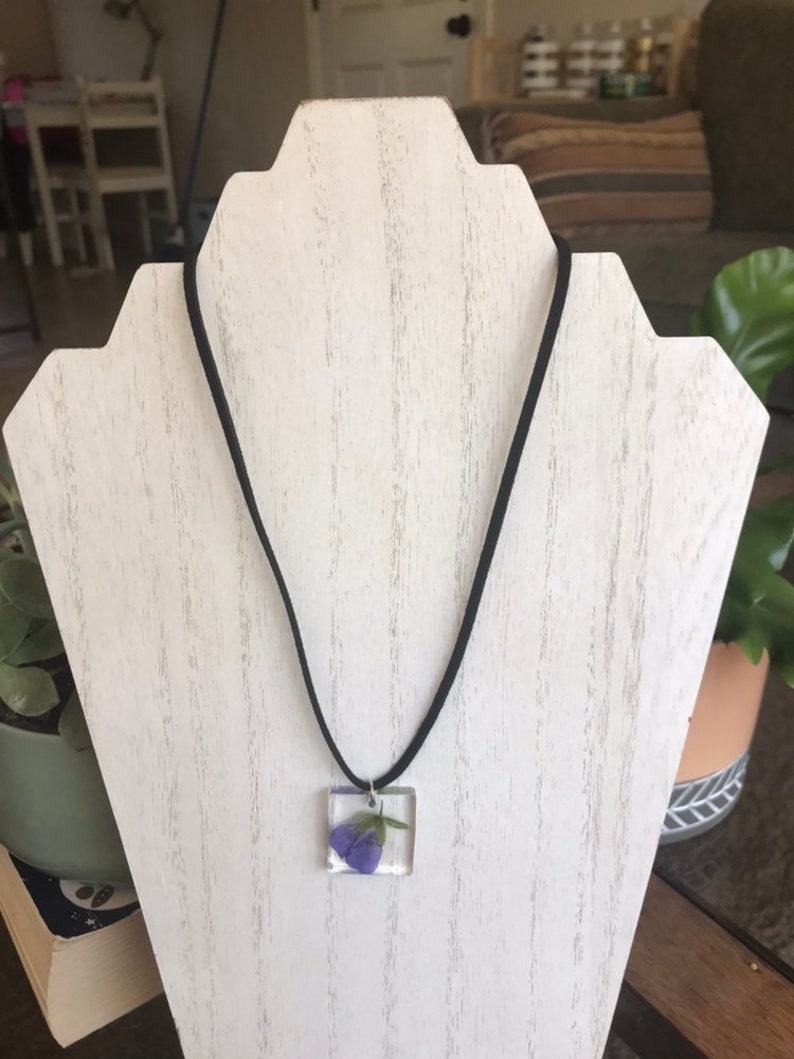 Pressed pansy resin necklace