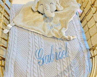 Set de regalo personalizado para bebé, regalo para niño, set de regalo personalizado para baby shower, nombre en cesta de regalo para recién nacido, manta bordada para niña