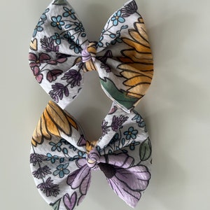 Single 5” bow or Piggie Set, Summer Pig Tail Bows, Summer Floral Daisy Piggies, Girl Hair Bows on Clip, Pigtail Bows, Toddler Fabric Bows