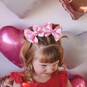 4” white Piggies, White Pigtail Bows,  Solid Pig Tail Little Girl Bows, Toddler Hair Bows