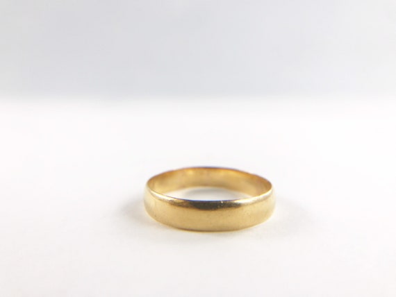 Victorian 22k Gold Wedding Band - Plain solid gold
