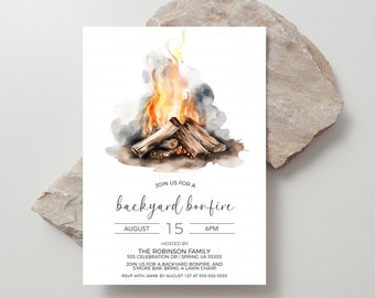 Puede incluir: Una ilustración de acuarela de una fogata con humo elevándose por encima. El texto "JOIN US FOR A backyard bonfire" está escrito en fuente cursiva negra. La fecha "AUGUST 15" y la hora "6PM" están escritas debajo del texto. El texto "HOSTED BY THE ROBINSON FAMILY 555 CELEBRATION DR | SPRING VA 55555" está escrito debajo de la fecha y la hora. El texto "JOIN US FOR A BACKYARD BONFIRE, AND SMORE BAR BRING A LAWN CHAIR!" está escrito debajo de la dirección. El texto "RSVP WITH JAMIE BY AUGUST 1ST AT 555-555-5555" está escrito debajo de la invitación.