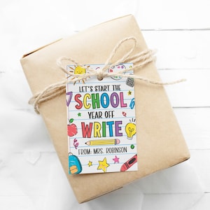 Zurück in die Schule Geschenkanhänger, Lasst uns das Jahr beginnen Schreiben, Schulbedarf Bleistifte Stifte, Willkommen zurück Erster Schultag, bearbeitbar druckbar