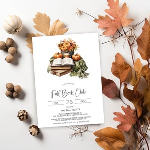 Pode incluir: Convite para uma reuni&atilde;o do Clube do Livro de Outono em 25 de outubro &agrave;s 18h. O evento ser&aacute; realizado na The Robinson Home, 555 Celebration Dr, Spring VA 55555. O convite apresenta uma ilustra&ccedil;&atilde;o em aquarela de uma pilha de livros, uma x&iacute;cara de caf&eacute;, ab&oacute;boras e folhas de outono.