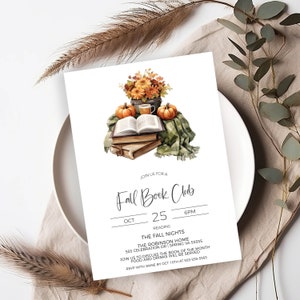Pode incluir: Convite para uma reuni&atilde;o do Clube do Livro de Outono em 25 de outubro &agrave;s 18h. O evento ser&aacute; realizado na The Robinson Home, 555 Celebration Dr, Spring VA 55555. O convite apresenta uma ilustra&ccedil;&atilde;o em aquarela de uma pilha de livros, uma x&iacute;cara de caf&eacute; e ab&oacute;boras.