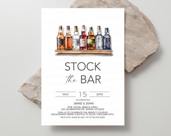Könnte beinhalten: Einladung zu einer "Stock the Bar"-Party für Jamie und John am 15. Mai um 18:00 Uhr im The Local Bar & Grill, 555 Celebration Dr, Spring VA 55555. Die Gäste werden gebeten, eine Flasche mitzubringen, um die Bar für die Verlobung des Paares zu bestücken.