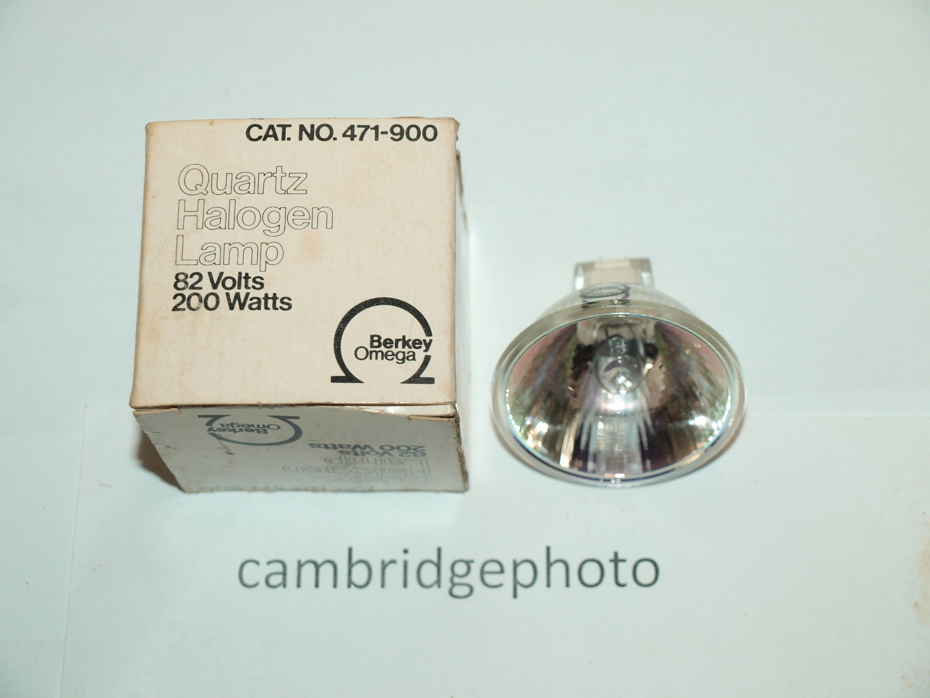 NEW Omega Quartz Halogen lamp 82 Volts 200 Watts Cat No. 471 900